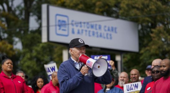 Joe Biden joins auto workers on picket line