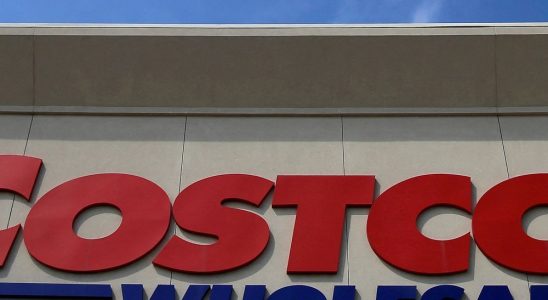 Lane closure as new Costco entrance created