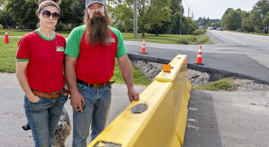 Owners customers incensed after Brant County blocks driveway to farm