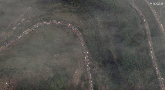 Remarkable image after Azerbaijans victory Long vehicle queues formed their