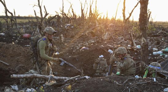 The Ukrainian army says it continues its advance around Bakhmut