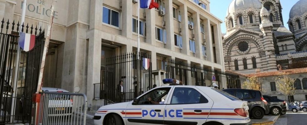 rally in Marseille in support of arrested journalist Ariane Lavrilleux