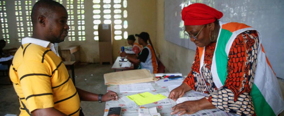 the ballot took place calmly and without major incident