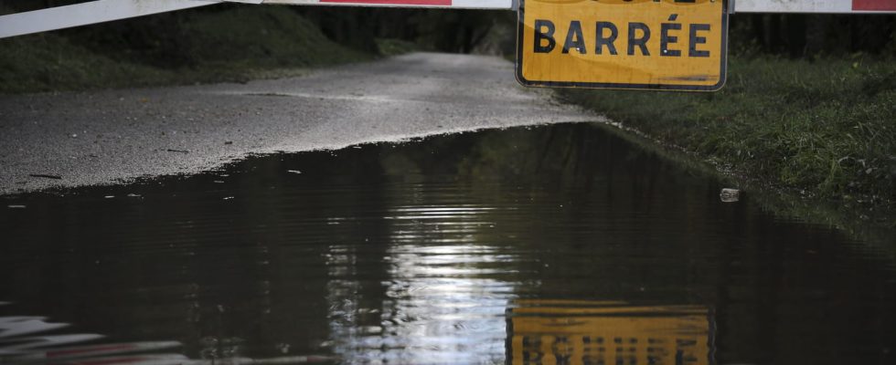 A weather alert in several departments up to a month