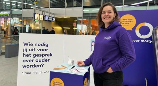 Conversation about old age started at Utrecht Central Station Everyone