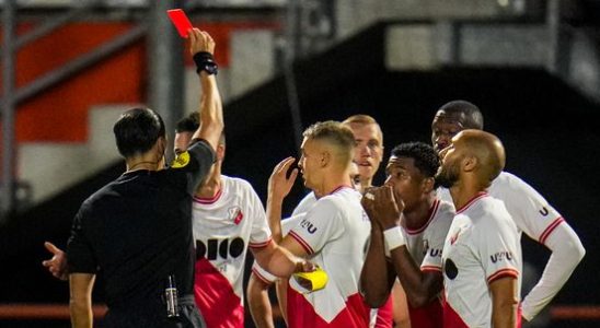 FC Utrecht against Ajax and Fortuna without a suspended Viergever