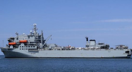 Flash move from England Royal Navy heads to Israel