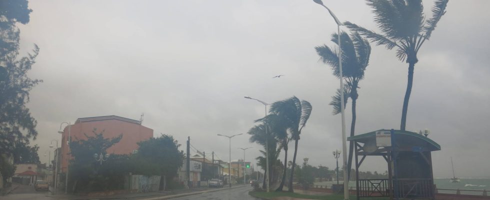 Guadeloupe on red alert facing the passage of storm Philippe