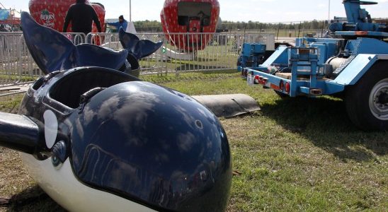 Investigation underway after Brigden Fair ride breaks falls