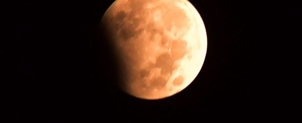 Lunar eclipse photo of the last one date of the