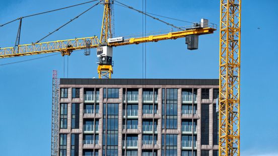 Man removed from crane at Utrecht Wonderwoods flat