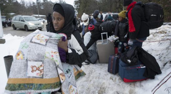 Quebec demonstrators demand an end to single work permits for