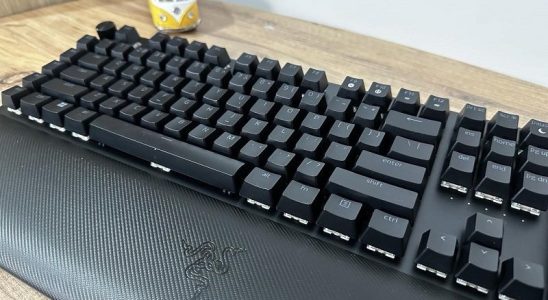 Razer Blackwidow V4 Pro Review