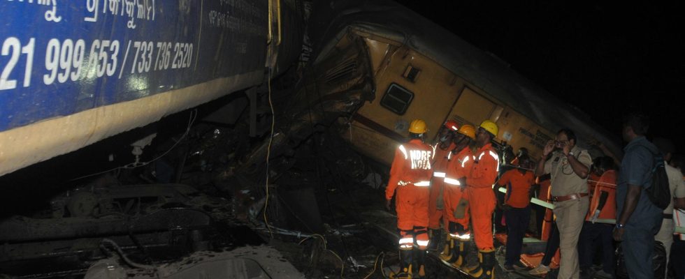 Several dead in train collision in India