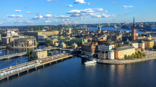 Stockholm to make electric vehicles mandatory in city center