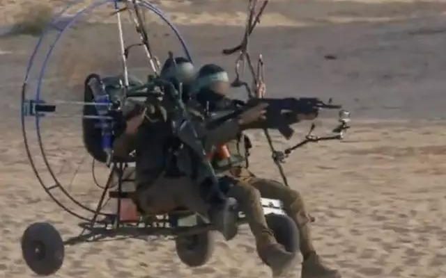 They confused Israeli radars The secret of the paramotors used