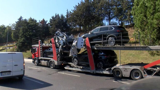 Truck loaded with Togg T10X crashed into the overpass in