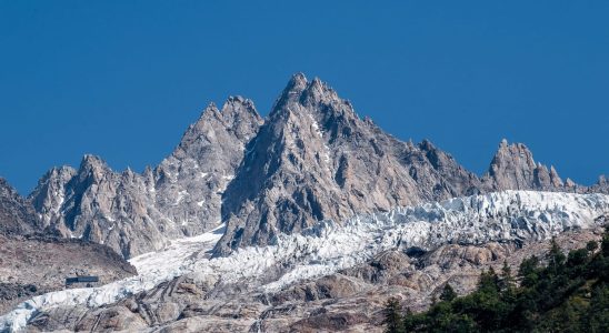 Why did Mont Blanc lose two meters in altitude