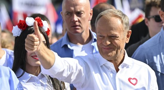 an opposition demonstration brings together a million people in Warsaw