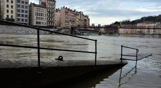 the Alpes Maritimes on red alert 11 departments in orange