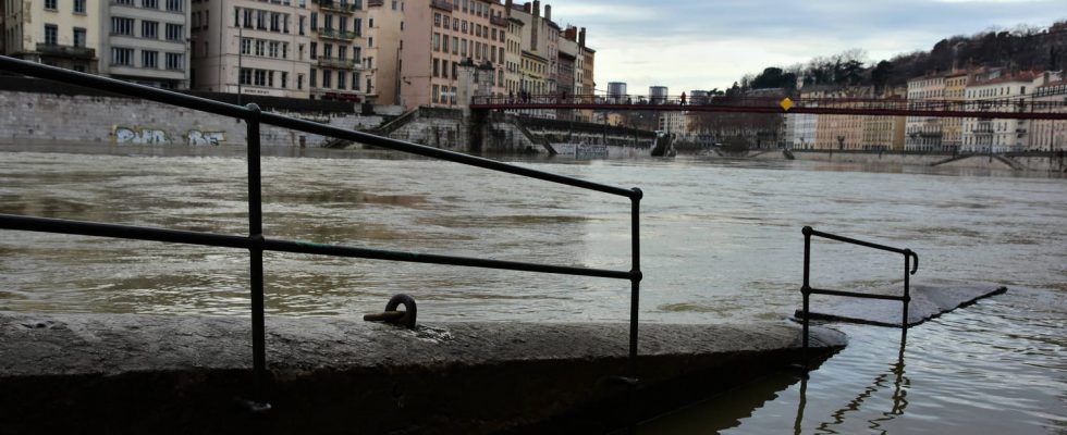 the Alpes Maritimes on red alert 11 departments in orange