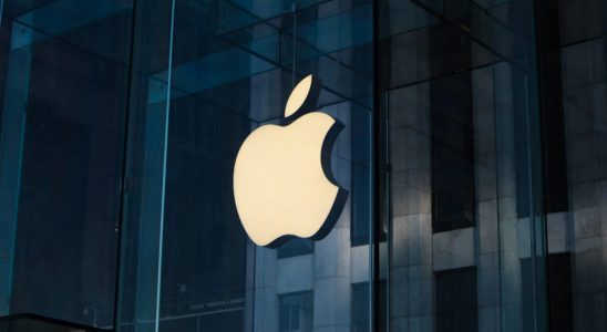 Apple Shows Decrease in Full Year Revenues for the First Time