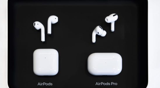 Black Friday AirPods here we go AirPods 3 AirPods 2