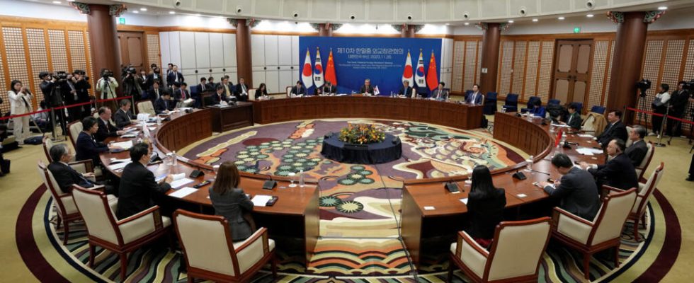 Busan China South Korea and Japan dismantle regional issues ahead