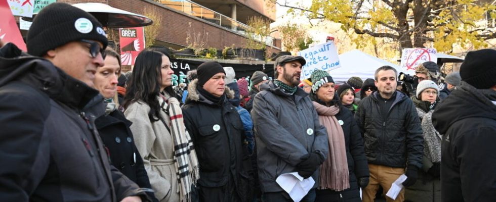 Canada strike widely followed in hospitals and schools in Quebec