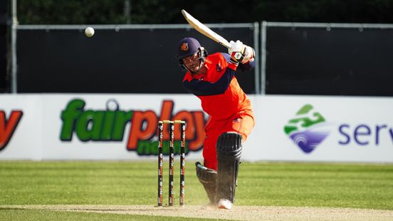 Cricket Two Dutch internationals to Kampong