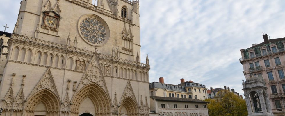 Follow the funeral of Gerard Collomb live in Lyon