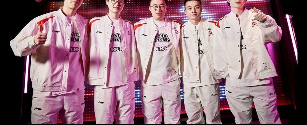 LoL Worlds 2023 First Finalist Weibo Gaming