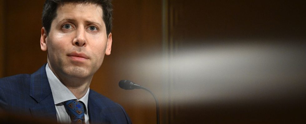 Microsoft will hire Sam Altman the former boss of OpenAI