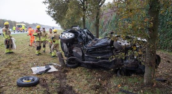 Motorist taken to hospital after collision on A27 near Eemnes