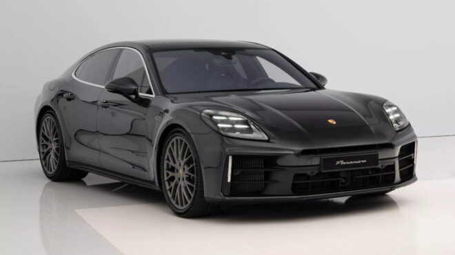 Porsche Panamera comes with an advanced active suspension system