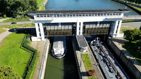 Prison sentence drunk captain who sailed through Nieuwegeinse Beatrixsluis with