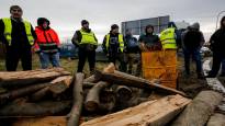 Tensions between truck drivers on the Polish Ukraine border They