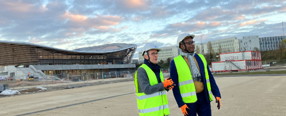 The mayor of Dakar visits the Seine Saint Denis Olympic Aquatic Center