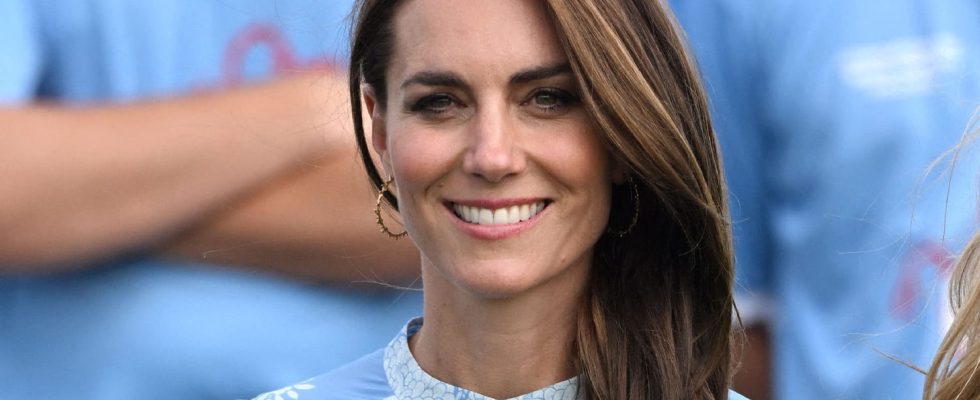 This actress who plays Kate Middleton in The Crown REALLY