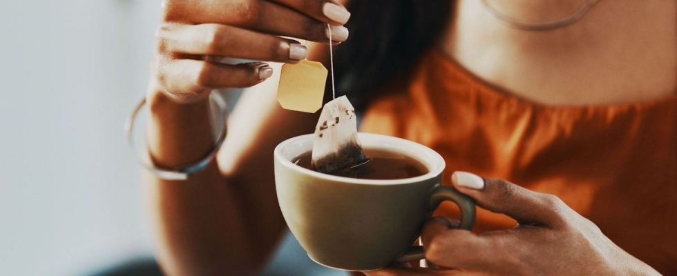 Tok beauty a tea bag to overcome a broken nail