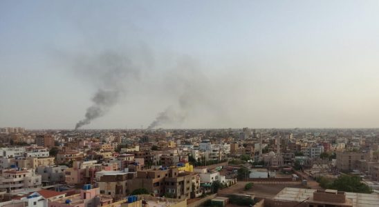 War in Sudan a strategic bridge in Khartoum partially destroyed