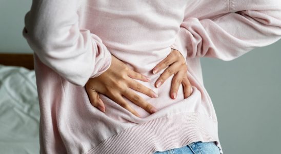 What are the symptoms of a pelvic fracture