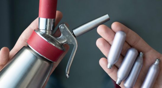 Young people caught in the abuse of nitrous oxide