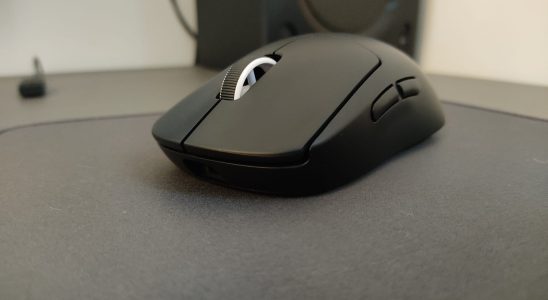 a light and fast gaming mouse