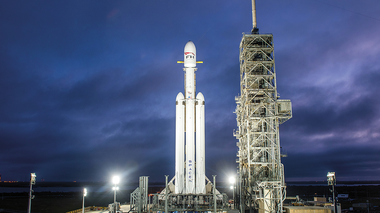 Falcon Heavy Rocket Takes to the Sky for USSF-52 Mission