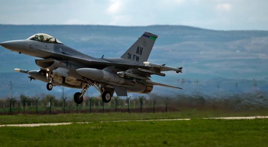 American F16 plane crashes in South Korea