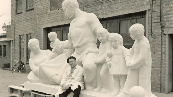 An unknown famous sculptor is honored with his first solo