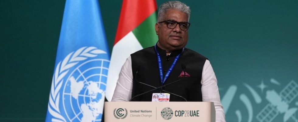 COP28 India defends its climate policy and calls for a