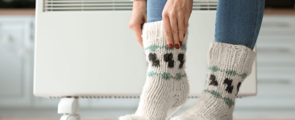 Cold feet 5 solutions to quickly warm them up