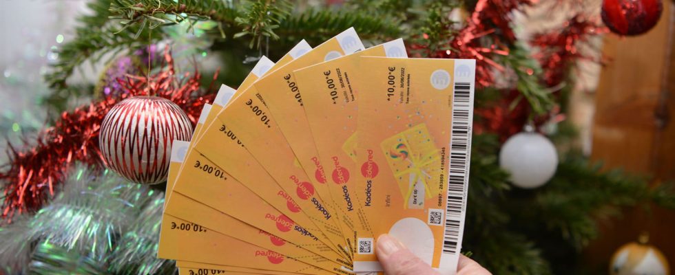 Did you receive more or fewer gift certificates for Christmas